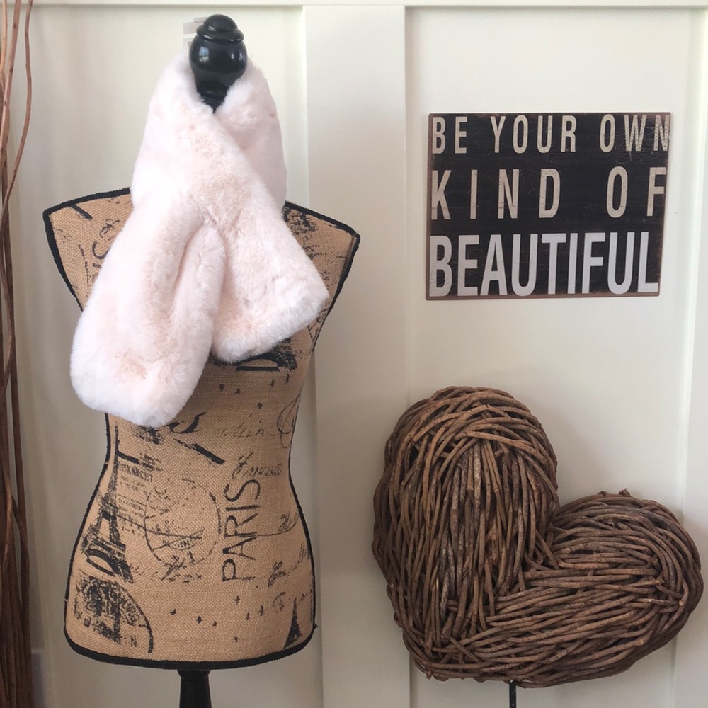 Lauren Conrad Ivory Faux Fur Pull Through Scarf